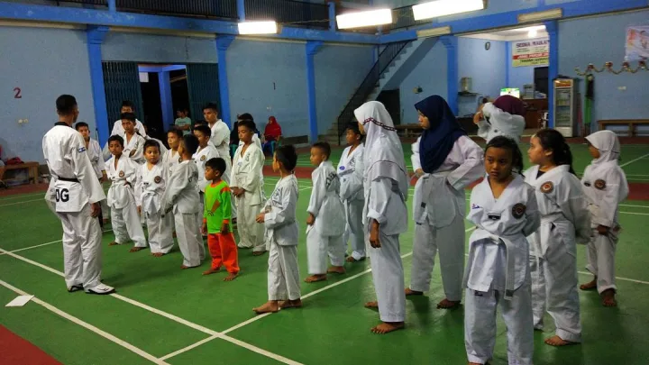 Alhamdulillah 😇 Latihan semalam kalian luar biasa semangatnya, semoga team TKD Halilintar menjadi dojang yg terbaik 😊 aamiin. Dojang halilintar...... Juaraaa👊
